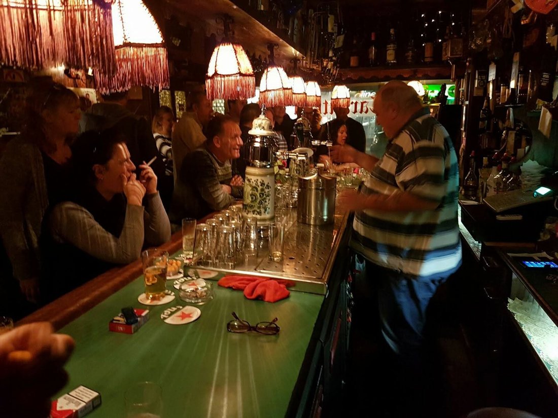 De bar