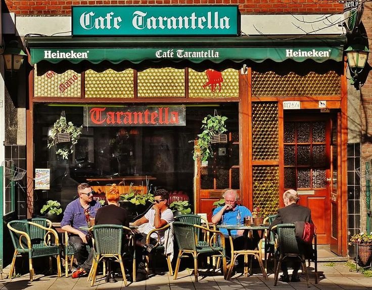 Café Tarantella terras op de Zwart Janstraat
